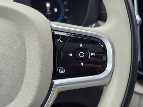 Certified 2023 Volvo XC60 B5 Ultimate w/ Climate Package image 31