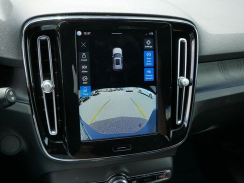 Used 2023 Volvo XC40 Recharge Ultimate w/ Protection Package Premier AWD/4WD image 15