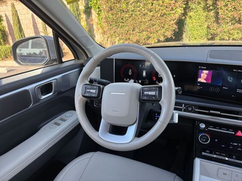 Used 2025 Hyundai Santa Fe SEL FWD image 38