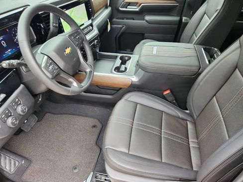 New 2026 Chevrolet Silverado 2500 High Country w/ High Country Premium Package AWD/4WD image 4