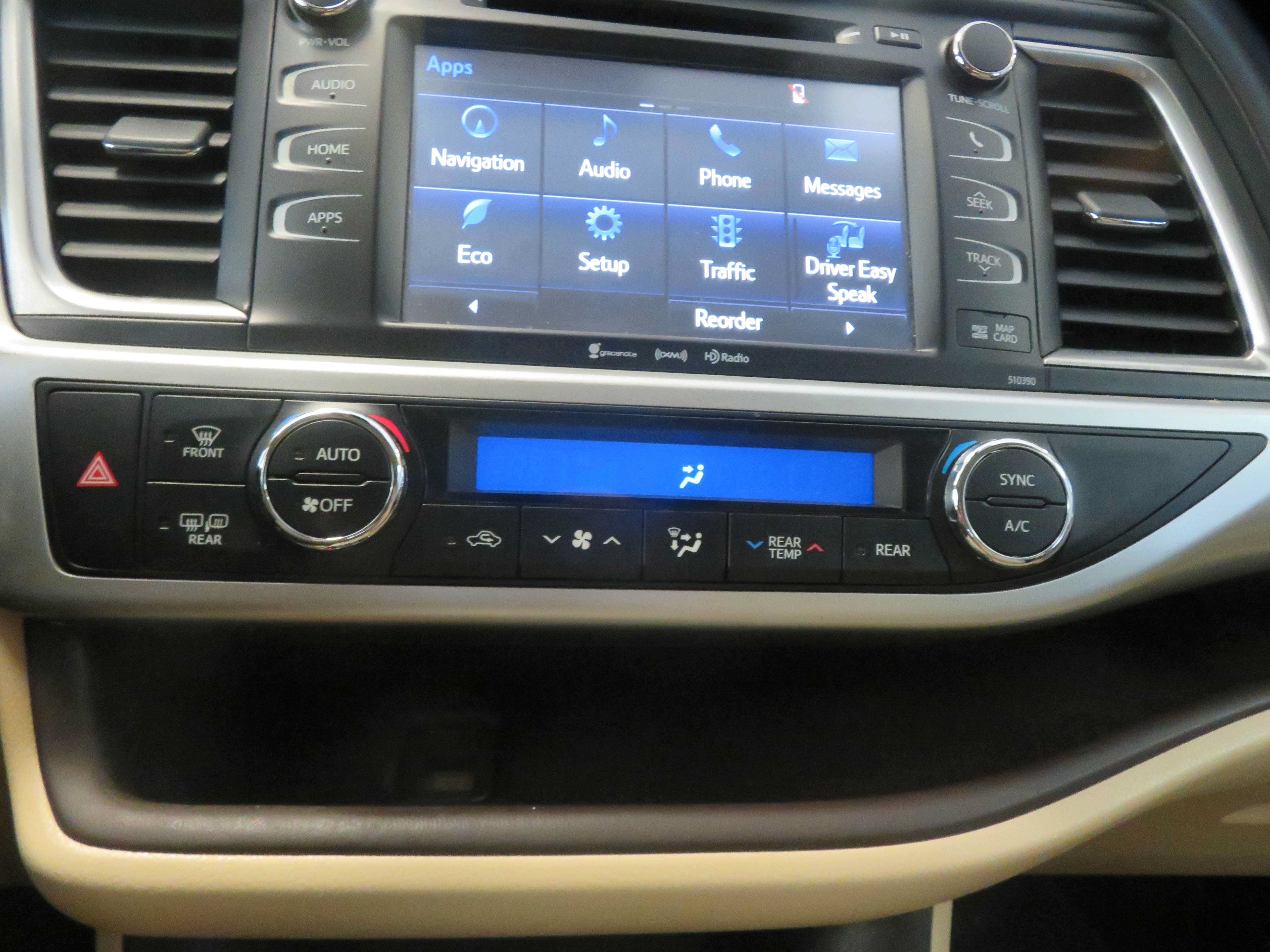 Used 2019 Toyota Highlander XLE FWD image 46