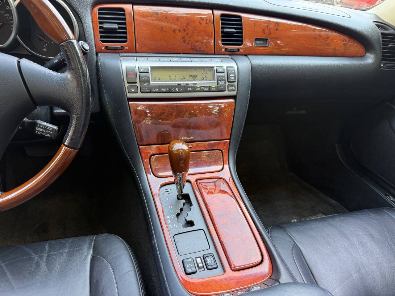 Used 2004 Lexus SC 430 Convertible RWD image 26