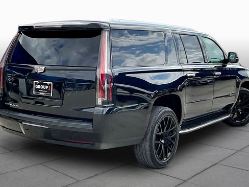 Used 2020 Cadillac Escalade ESV Luxury w/ Escalade Sport Edition AWD/4WD image 13
