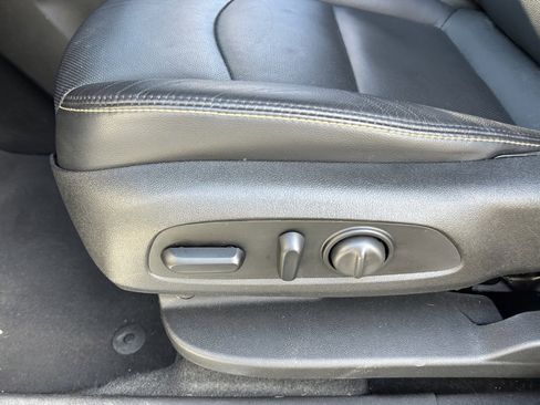 Used 2018 Chevrolet Equinox Premier image 46