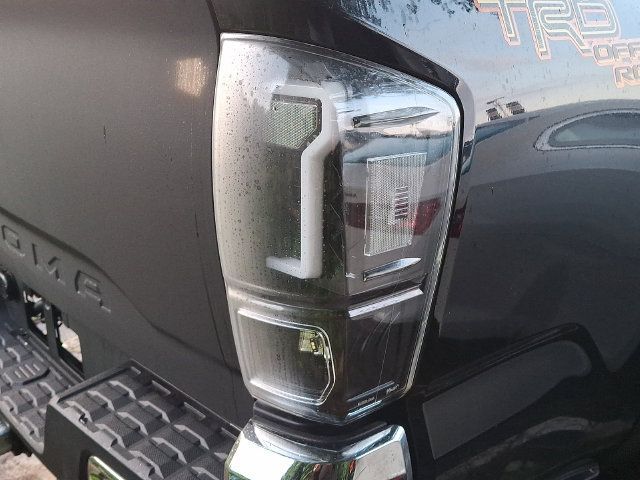 Used 2021 Toyota Tacoma TRD Off-Road AWD/4WD image 10