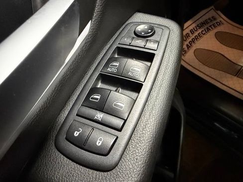 Used 2019 RAM 1500 Big Horn AWD/4WD image 14