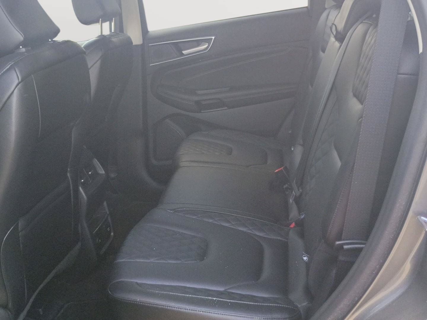 Used 2024 Ford Edge Titanium AWD/4WD image 8
