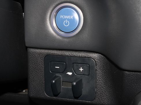 Used 2024 Toyota Tundra Platinum AWD/4WD image 14