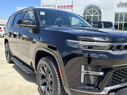 New 2026 Jeep Grand Wagoneer 4WD image 18
