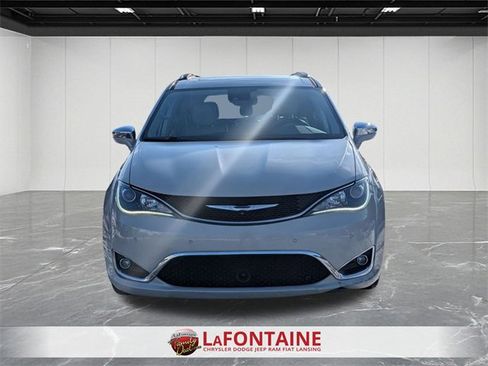 Used 2017 Chrysler Pacifica Limited w/ UConnect Theater Package image 8