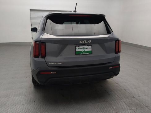 Used 2023 Kia Sorento LX FWD image 6