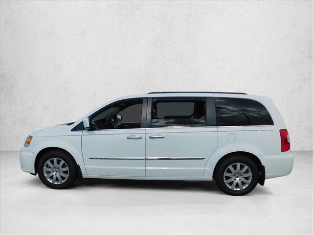 Used 2014 Chrysler Town & Country Touring FWD image 15