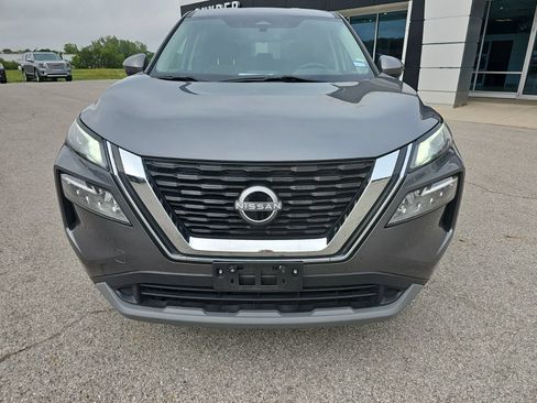 Used 2023 Nissan Rogue SV FWD image 2