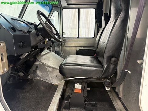 Used 2014 Ford E-350 and Econoline 350 Super Duty w/ A/C Prep Package RWD image 5
