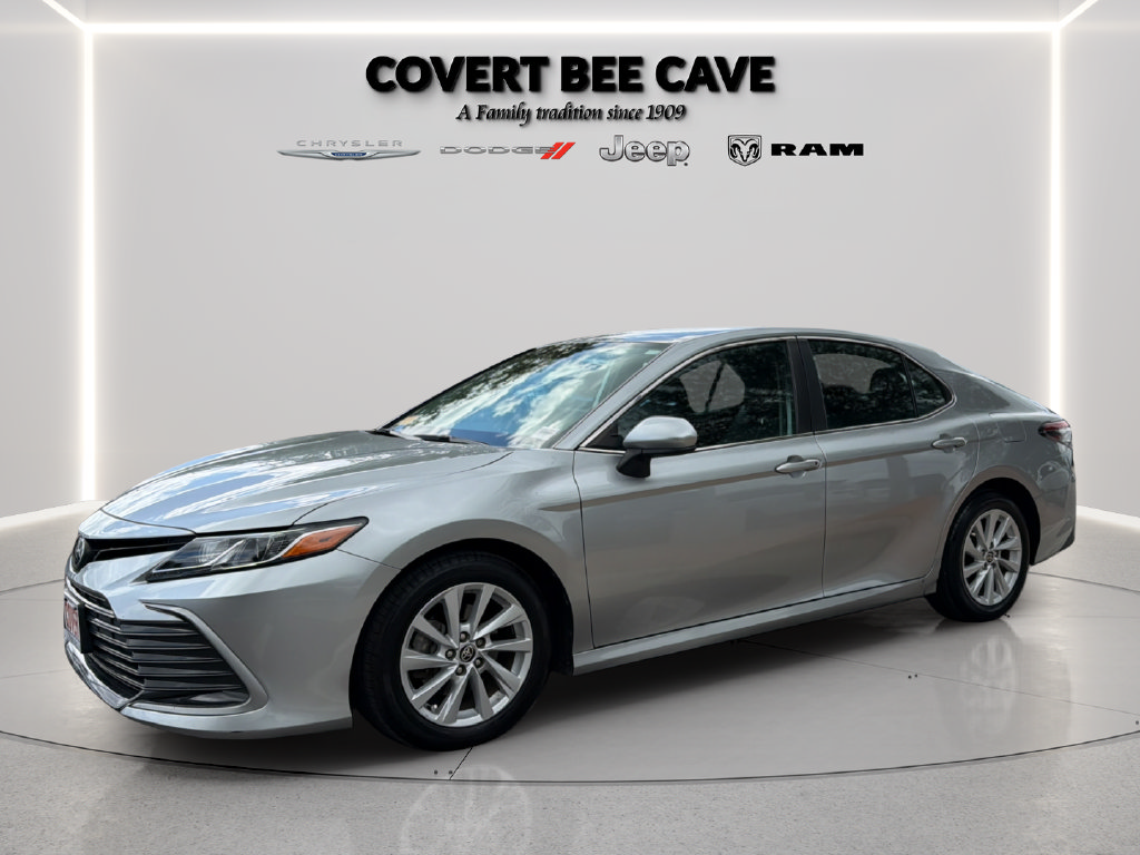 Used 2021 Toyota Camry LE FWD image 3