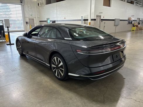 Used 2025 Lucid Air Touring image 3