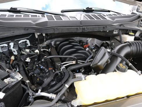 Used 2024 Ford F150 XLT image 11