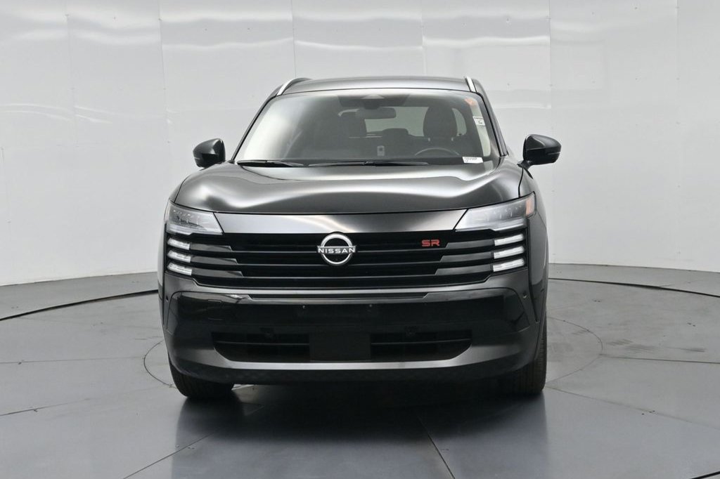 Used 2026 Nissan Kicks SR FWD image 2