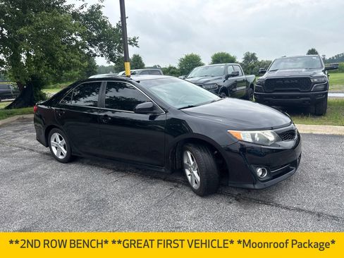Used 2012 Toyota Camry SE FWD image 5