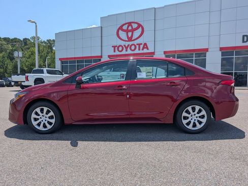 New 2026 Toyota Corolla LE FWD image 2