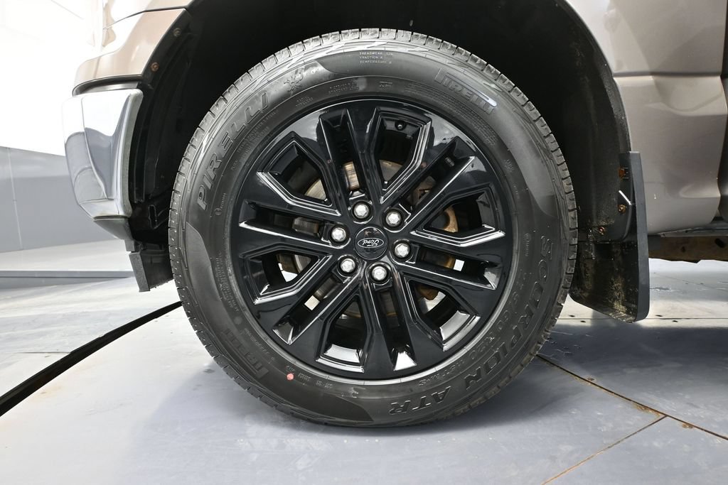 Used 2018 Ford F150 XLT w/ Equipment Group 302A Luxury AWD/4WD image 13