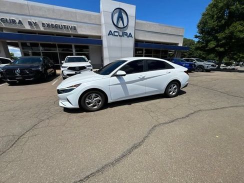 Used 2021 Hyundai Elantra SE FWD image 40