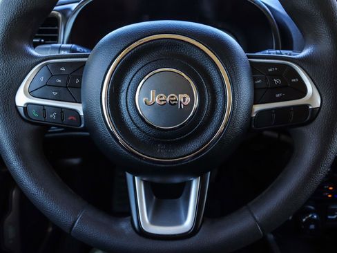 Used 2023 Jeep Renegade Latitude image 14