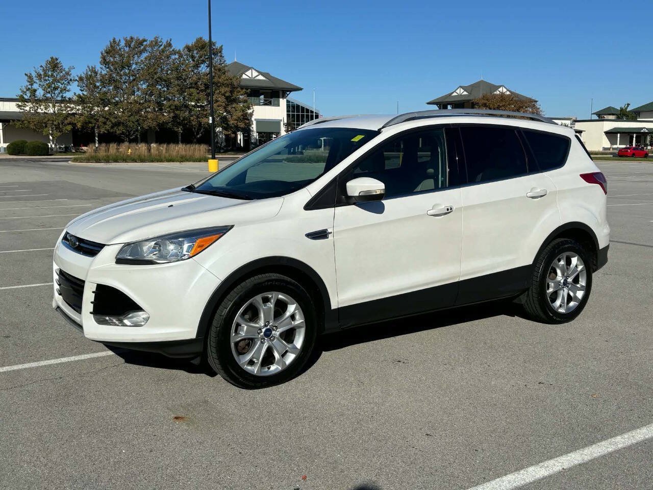 Used 2015 Ford Escape Titanium AWD/4WD image 3