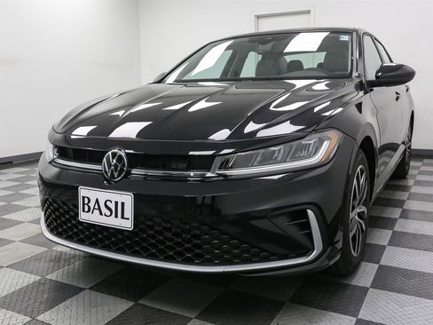 New 2026 Volkswagen Jetta SE image 4