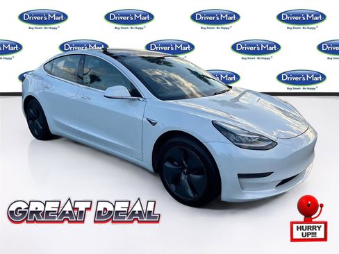 Used 2020 Tesla Model 3 Standard Range image 1