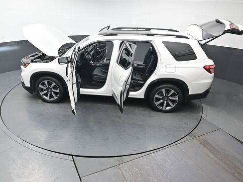 Used 2023 Honda Pilot Elite image 46