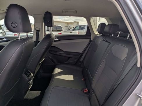 Used 2024 Volkswagen Taos SE FWD image 13