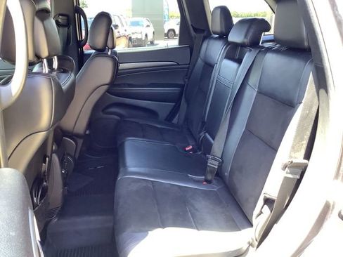 Used 2018 Jeep Grand Cherokee Altitude AWD/4WD image 24