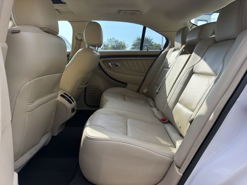 Used 2018 Ford Taurus Limited w/ Driver Assist Package FWD image 32