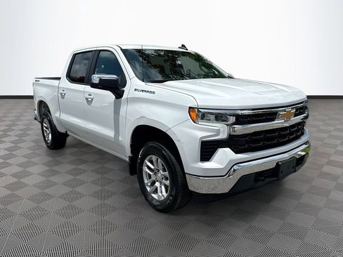 Used 2022 Chevrolet Silverado 1500 LT AWD/4WD image 4