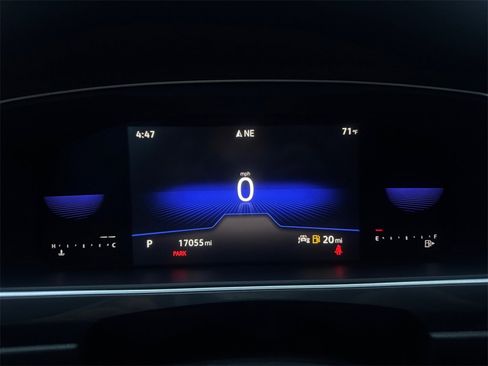 Certified 2023 Volkswagen Tiguan SE image 16