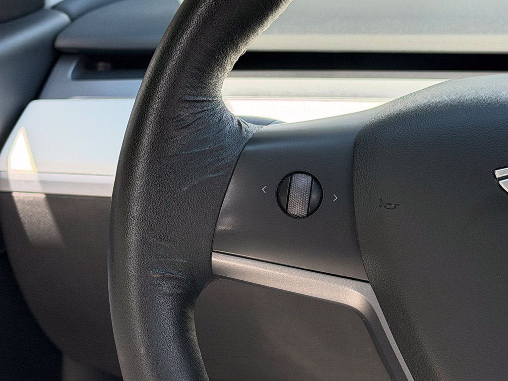 Used 2022 Tesla Model Y Performance AWD/4WD image 43