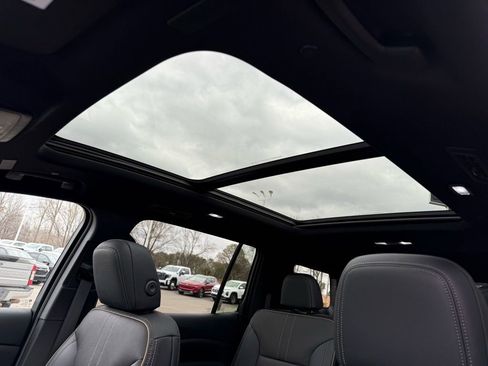 New 2026 Chevrolet Traverse High Country image 10