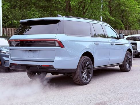 New 2026 Lincoln Navigator L Reserve AWD/4WD image 3