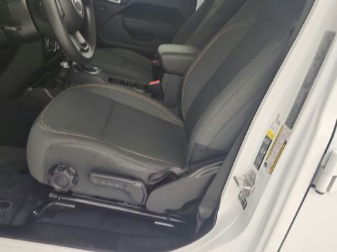 Used 2025 Jeep Gladiator Sport AWD/4WD image 35