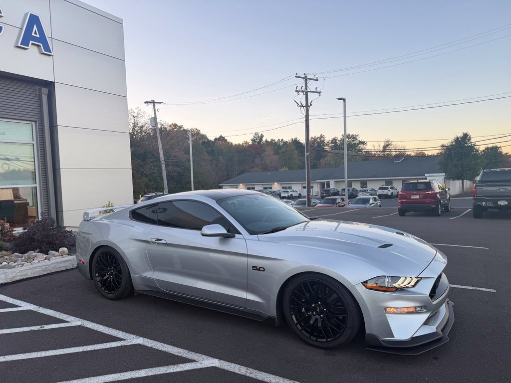 Used 2018 Ford Mustang GT w/ GT Performance Package RWD image 11