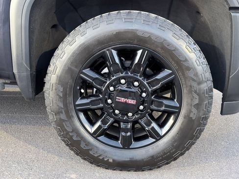 Used 2024 GMC Sierra 2500 AT4 w/ AT4 Premium Plus Package image 9