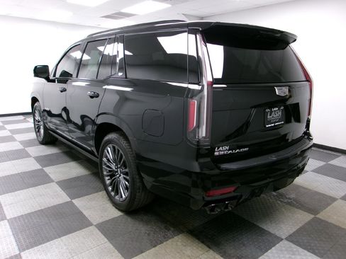 Used 2023 Cadillac Escalade V image 2