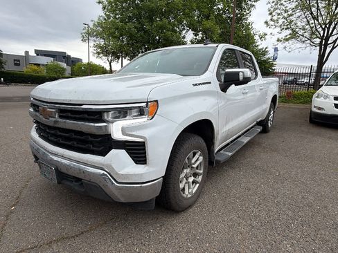 Used 2023 Chevrolet Silverado 1500 LT w/ Safety Package AWD/4WD image 1