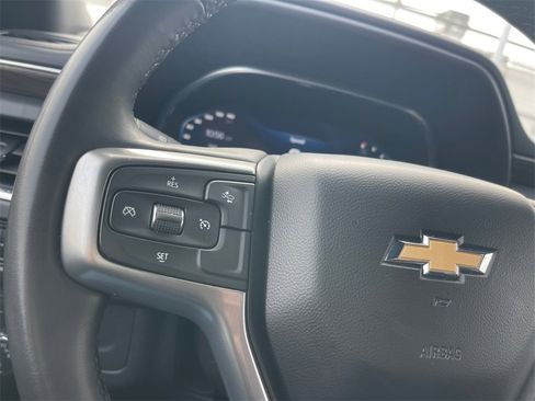 Used 2024 Chevrolet Suburban LT image 13