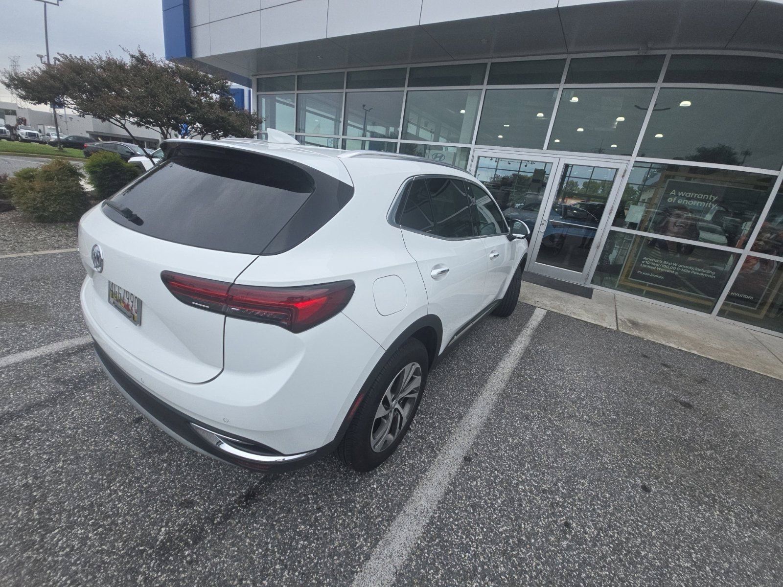 Used 2023 Buick Envision Essence AWD/4WD image 3