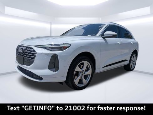 Certified 2025 Audi Q5 Premium Plus w/ Premium Plus AWD/4WD image 8