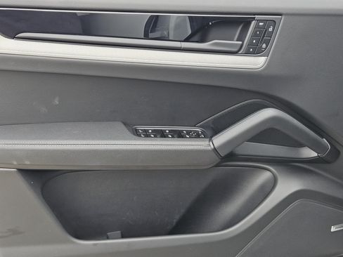 Certified 2026 Porsche Cayenne Coupe AWD/4WD image 22