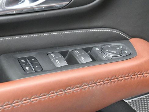 Used 2023 GMC Yukon XL Denali Ultimate image 15