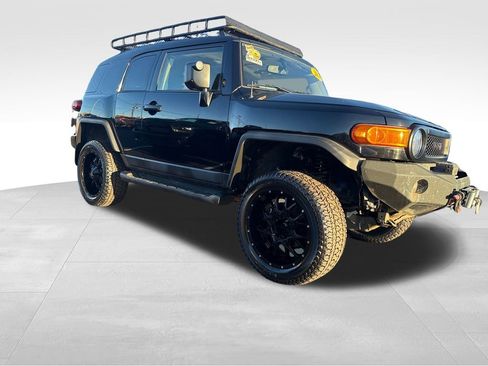 Used 2014 Toyota FJ Cruiser 4WD image 7
